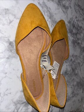 Old Navy Mustard Yellow Pointed D'Orsay Flats